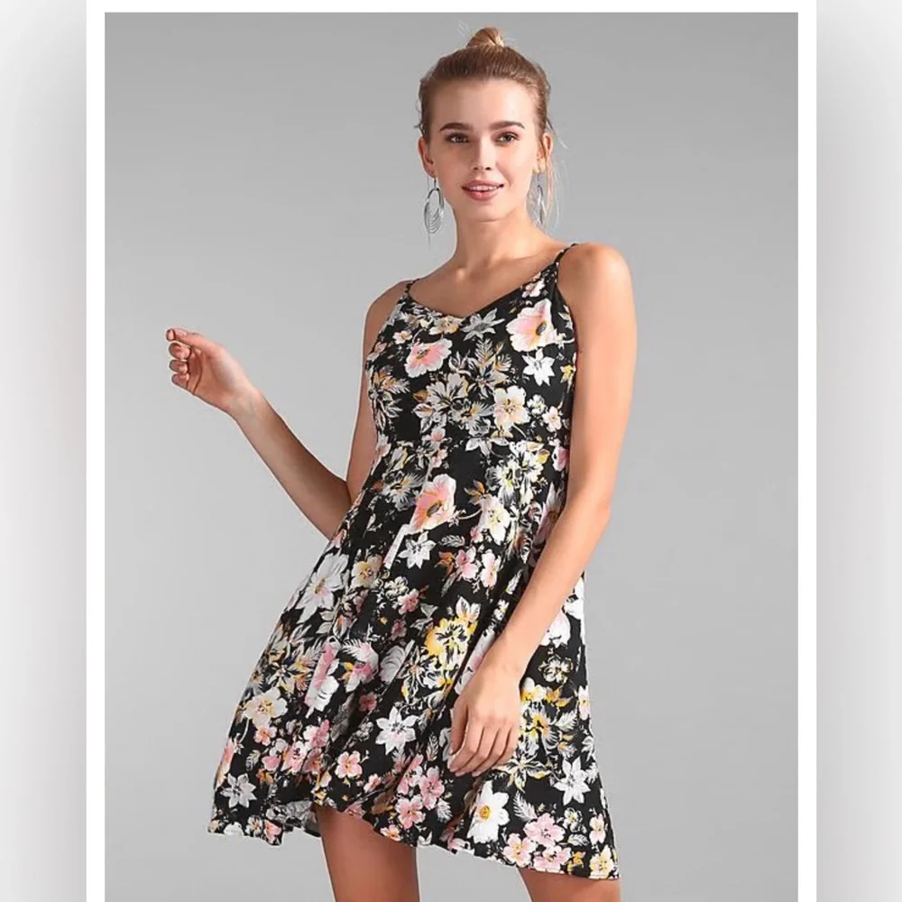 GAP Cami Fit and Flare Mini Black Floral Dress Sz. Small - Picture 3 of 10